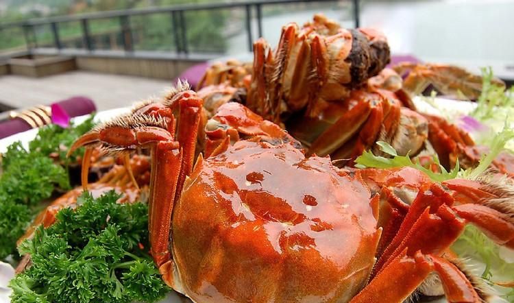 收到礼盒装大闸蟹一箱，怎么保存可以久一点，我后天拿回家才吃，住的地方没冰箱