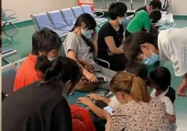 电动车电池爆炸伤人(杭州事故电瓶车骑行中发生爆炸)(4)