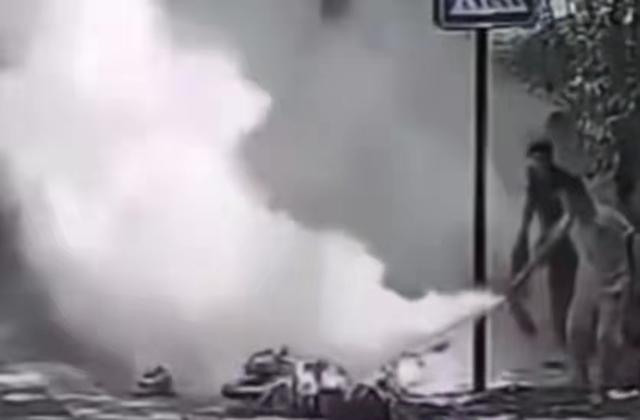 电动车电池爆炸伤人(杭州事故电瓶车骑行中发生爆炸)(2)