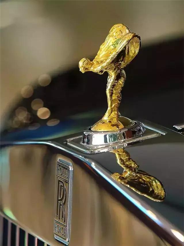 劳斯莱斯车标都有哪些(看了劳斯莱斯的车标黑科技)(1)