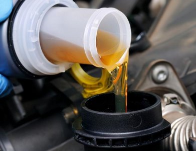 ​新车开多久要换机油（你知道吗）