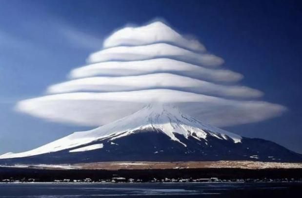 一朵云多重,漂浮在天空中的一朵云,可能有多重?重量受什么影响?图5