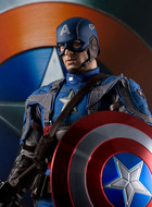 斯蒂夫·罗杰斯(克里斯·埃文斯饰演)