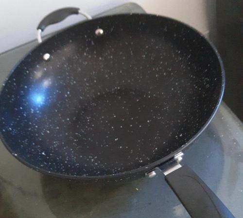 铁锅怎么开锅不生锈不粘锅,一个新的铁锅,如何开锅使用图18