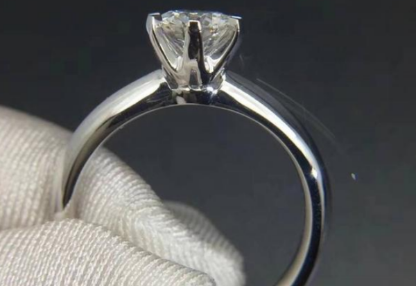 白金k金和铂金是一回事,18k金和铂金的区别是什么图1