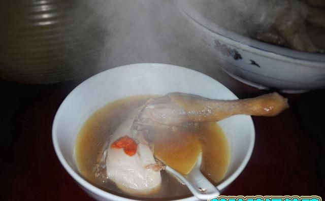 炖鸡怎么炖好吃,黄芪炖鸡汤怎么炖好吃?图5