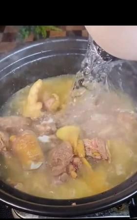 黄芪炖鸡汤怎么炖好吃