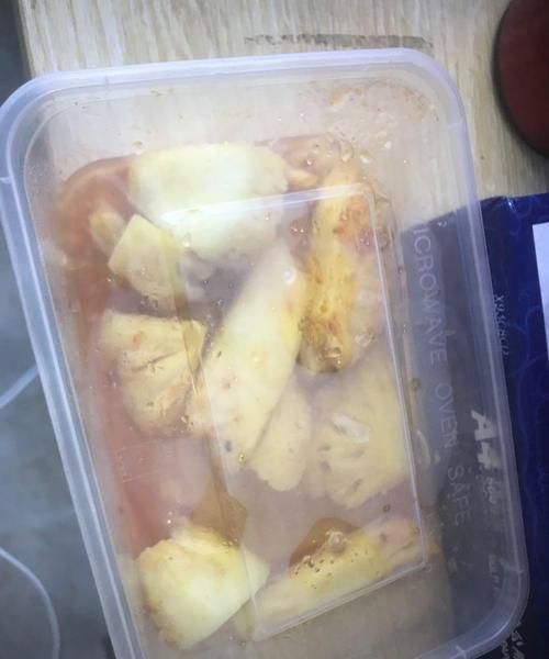 被蟑螂爬过的水果洗洗还能吃吗