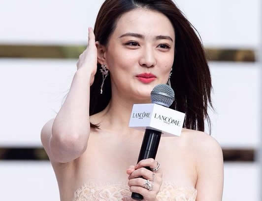 徐璐八卦个人资料简介：与男友交往一年却只能拥抱