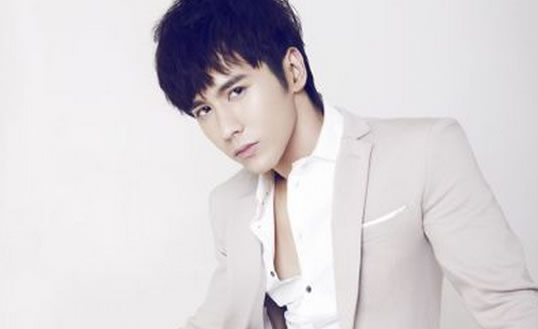 张伦硕的婚史怎么回事:张伦硕个人资料简介