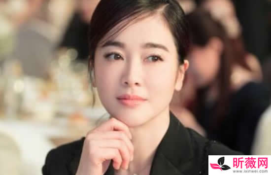 左小青为什么离婚 原来20岁的年龄差并不是真正原因