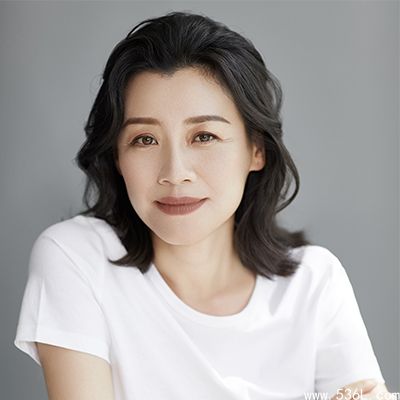 家产万亿!刘琳是什么军衔?现任老公是谁?