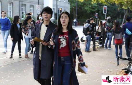 张碧晨比华晨宇大几岁 张碧晨和华晨宇结婚了吗