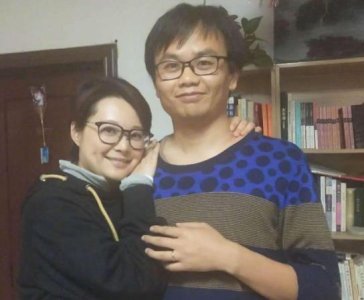 ​袁立年龄多大了，袁立的丈夫是谁干什么的