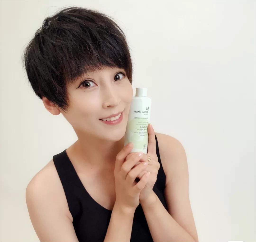 谢楠称嫁给大自己9岁的老公吴京，是这辈子最正确的决定