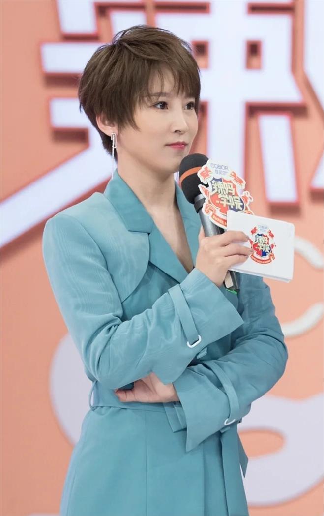 谢楠称嫁给大自己9岁的老公吴京，是这辈子最正确的决定