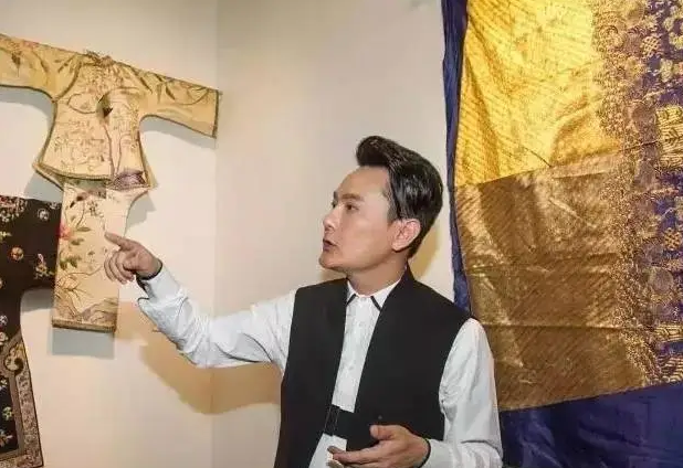 一生只谈过一次恋爱的张信哲，因为她至今未婚，出道35年无绯闻