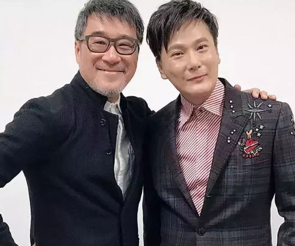 一生只谈过一次恋爱的张信哲，因为她至今未婚，出道35年无绯闻