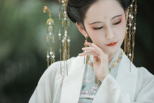 巫山神女是谁?关于巫山神女的故事有哪些? 巫山神女是谁?关于巫山神女的故事有哪些?