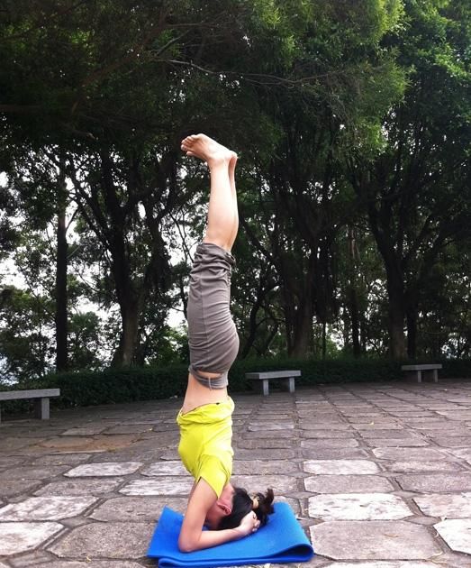 倒立喝水水会到胃里吗,人在倒立的时候可以把东西吃进胃里吗?图4