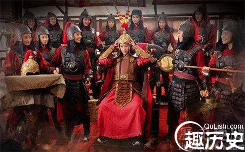 穆桂英(中)剧照