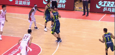 易建联个人资料简介(NBA365天365星——易建联)