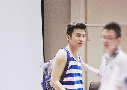 39岁“前夫哥”雷佳音:为何红了多年没绯闻,看他妻子是谁就知道