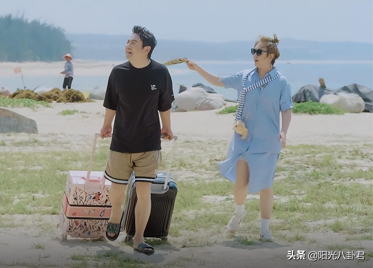 等了两季，黄磊首次点评张艺兴音乐水平，短短一句话何炅点头认同