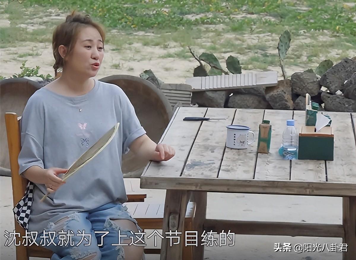 等了两季，黄磊首次点评张艺兴音乐水平，短短一句话何炅点头认同