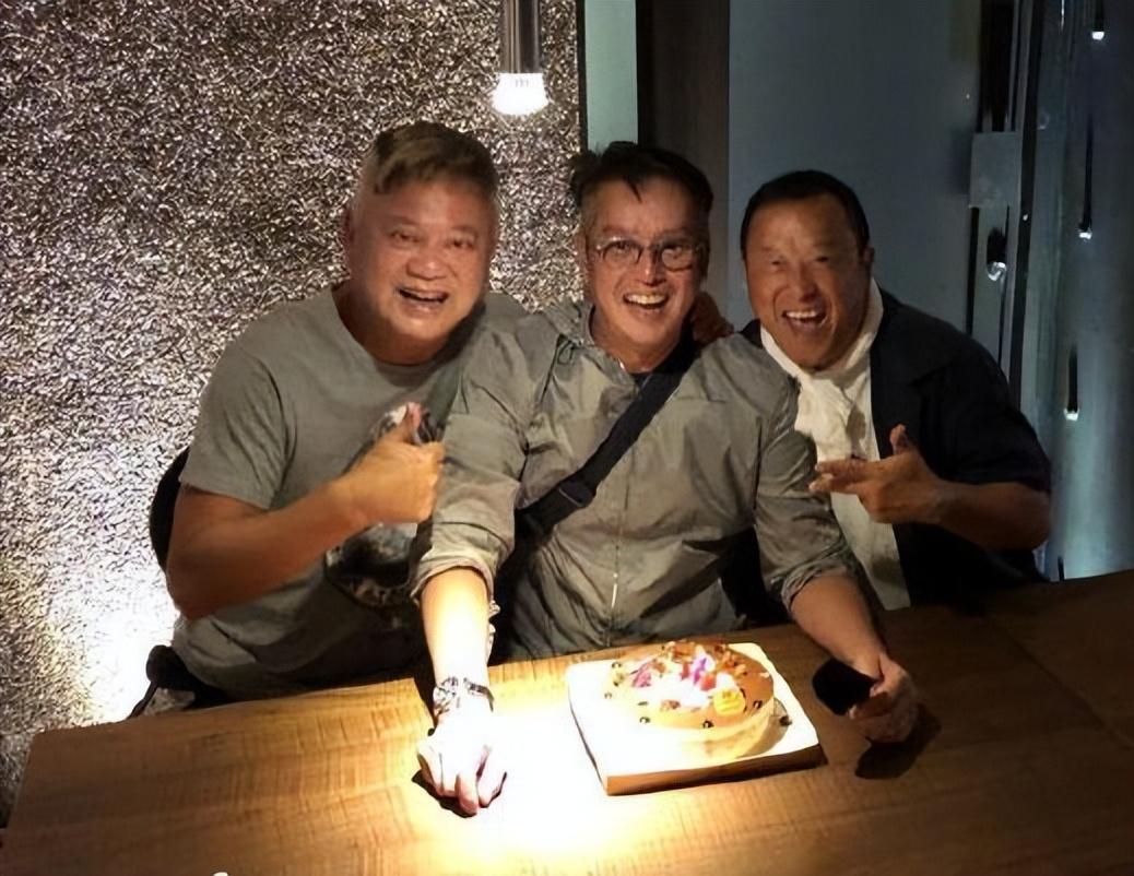 陈百祥简介极具天才（喜剧天才陈百祥，与周星驰飙戏不落下风，71岁资产过亿却无儿无女）