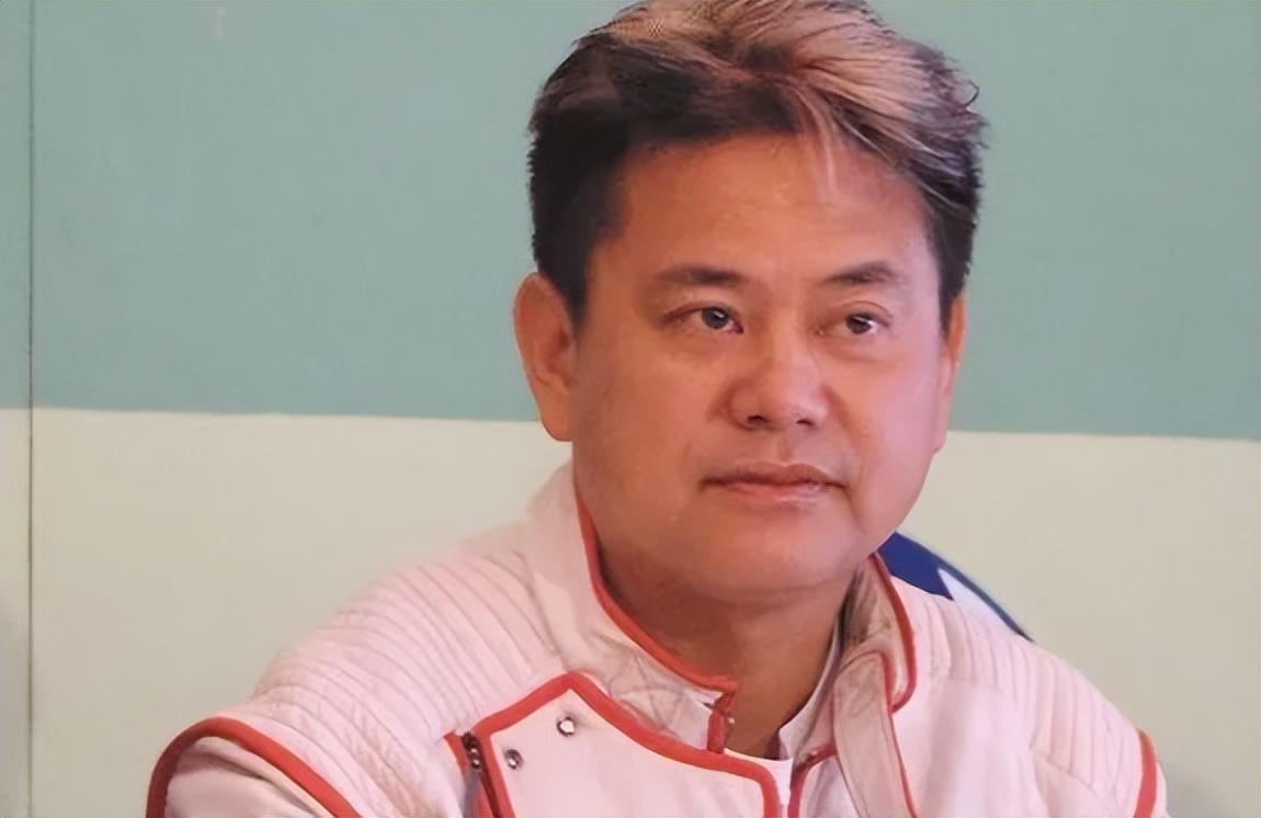 陈百祥简介极具天才（喜剧天才陈百祥，与周星驰飙戏不落下风，71岁资产过亿却无儿无女）