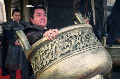 ​秦武王的死因是什么，秦武王为何要坚持举鼎?