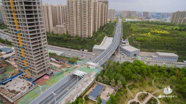 西康高速东辅道,加速建设中……-