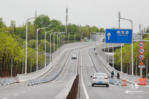 西康高速东辅道,加速建设中……-