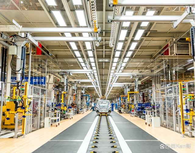 关停工厂、清退三产,合资王者衰落?上汽大众职工失去“安乐窝”-