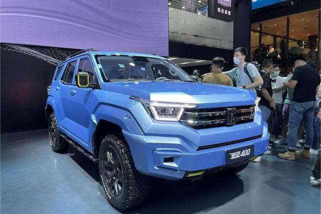 预售30万!全新机甲战车坦克400亮相,或将配3.0T+9AT+5座布局-