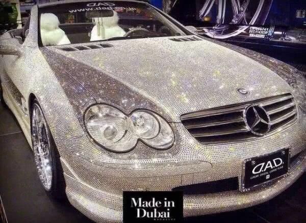 印度富商超马云成亚洲首富,60亿打造豪宅买飞机钻石跑车就为宠妻-