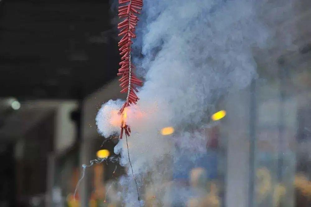 元日这首诗描写了春节的四个场景分别是什么(元日古诗描写了哪三种风俗)