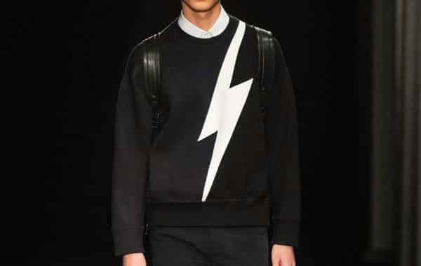 莫斯奇诺是轻奢吗(莫斯奇诺是几线品牌)