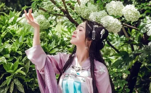 最喜欢射手座的星座男(12星座谁最迷恋射手座)