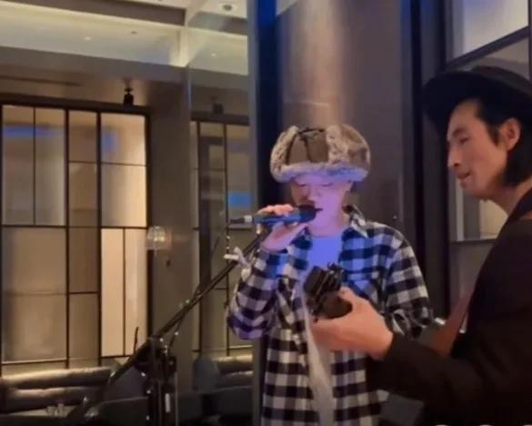 鹿晗关晓彤疑定居日本！住高档住宅日子滋润，买百万名表大秀恩爱