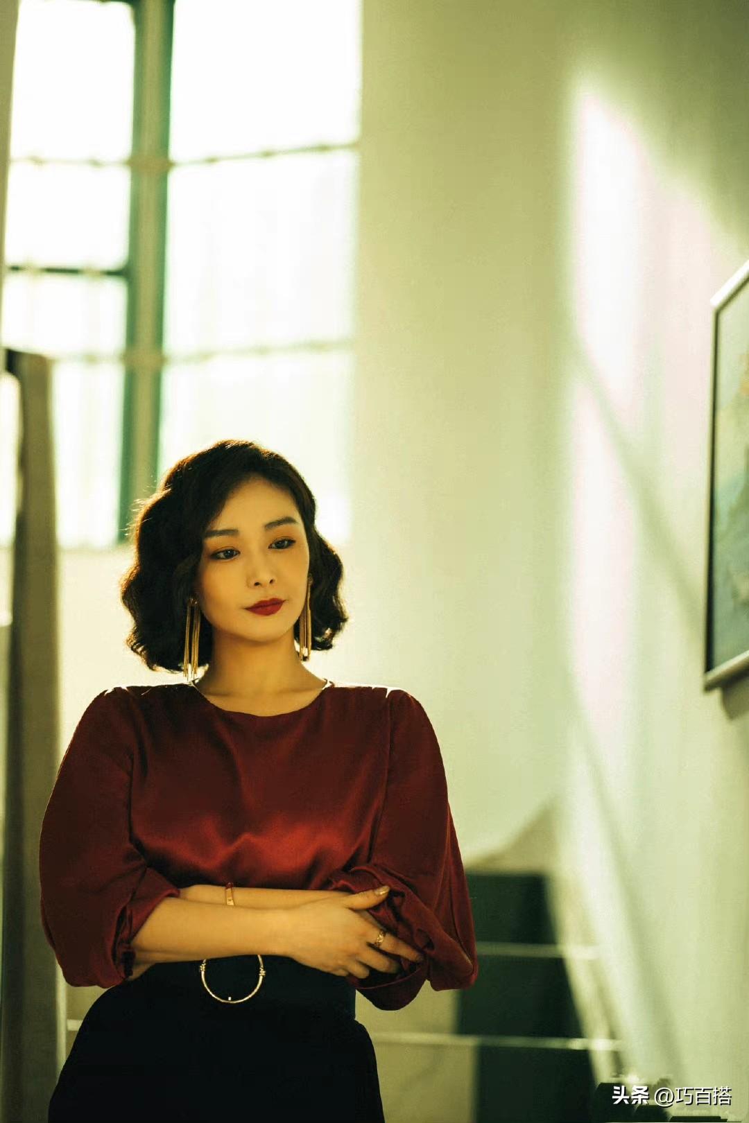 “大嫂”高叶太牛了!剧中穿搭成精致贵妇穿搭模板,每套都很高贵