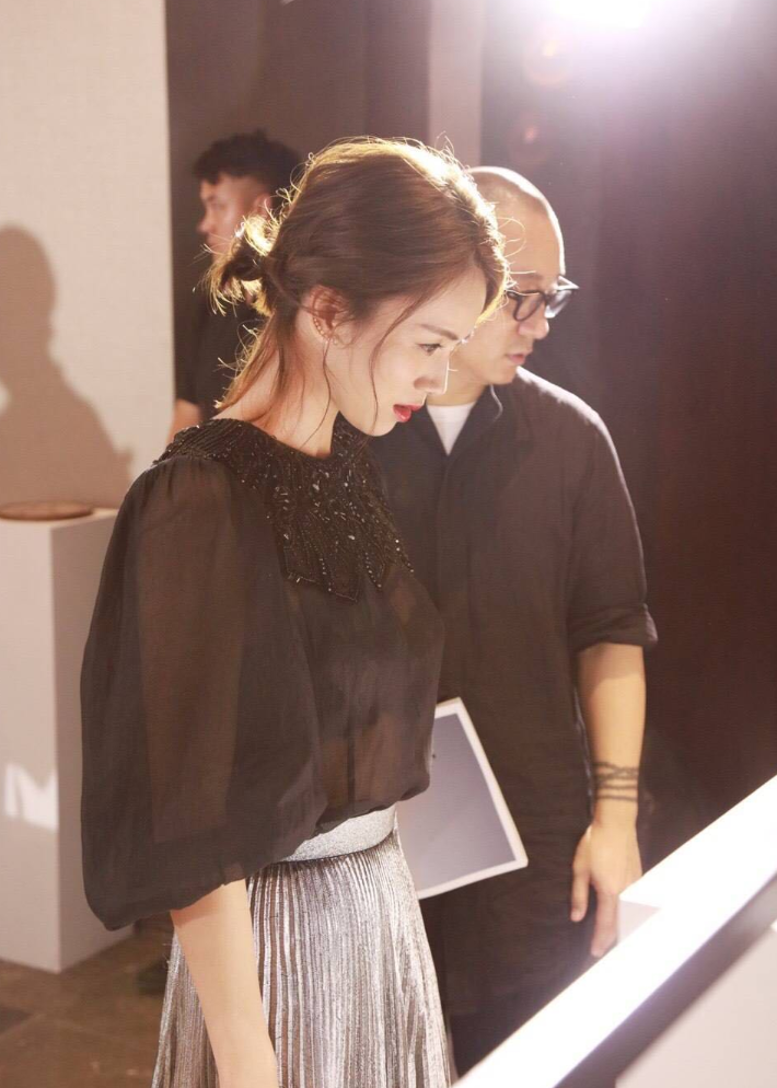 独自带女儿的单亲妈妈曹曦文表示：为孩子牺牲事业不后悔