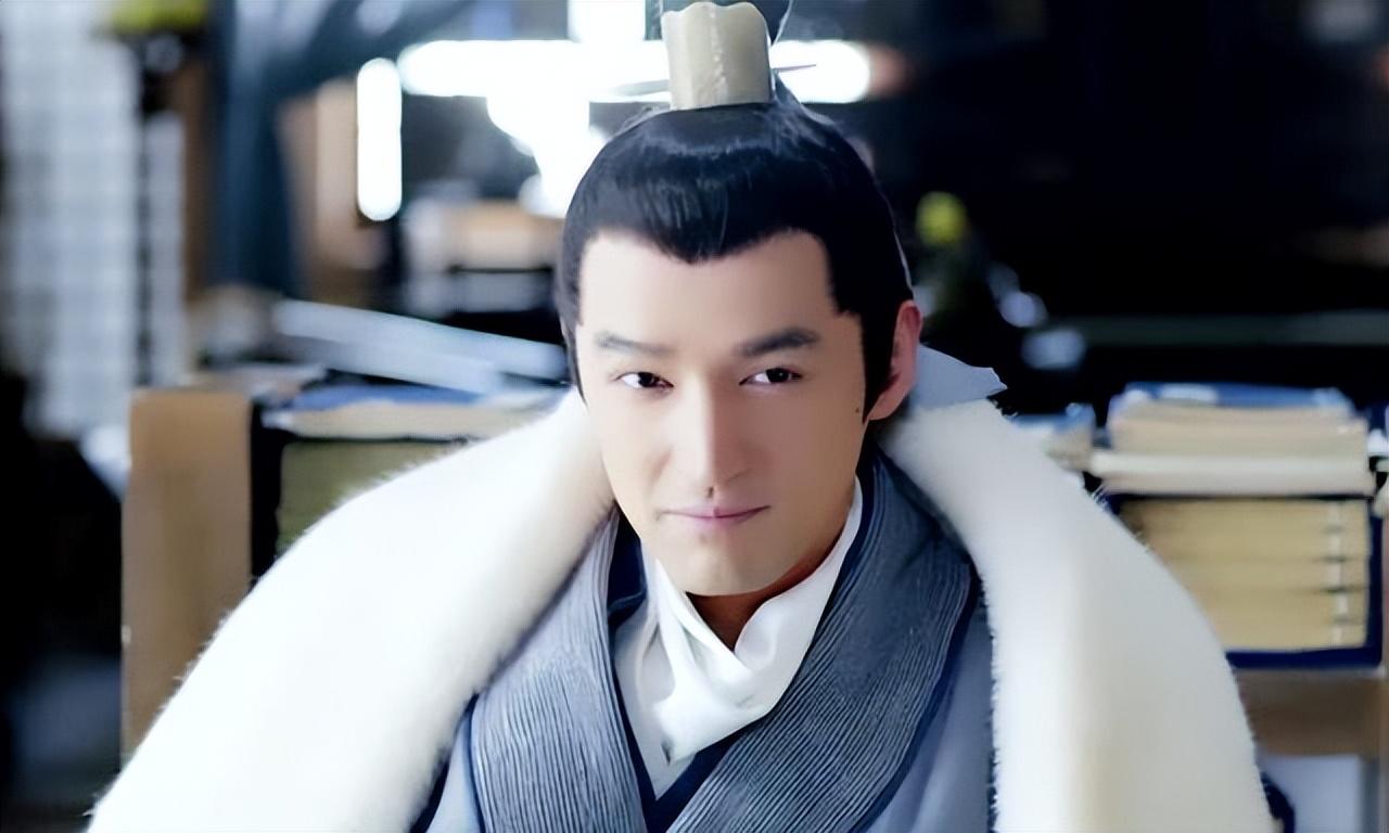 事业巅峰时被烧伤毁容的俞灏明，两年后涅槃重生，做实力派演员