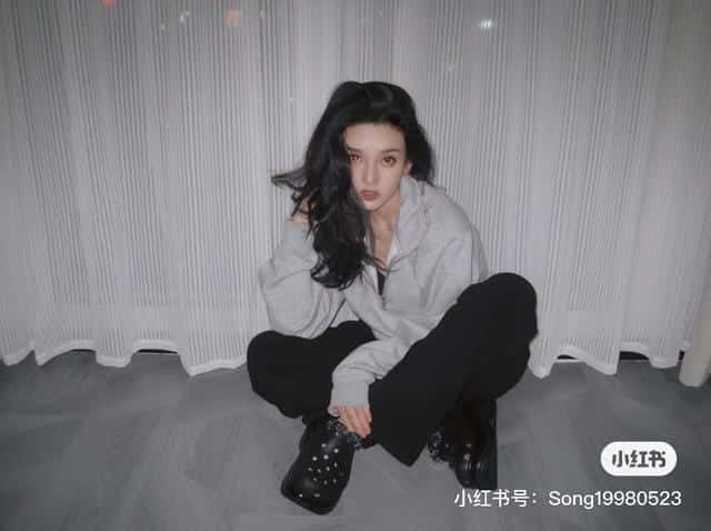 crocs旗舰店是真的吗(crocs正品价格)