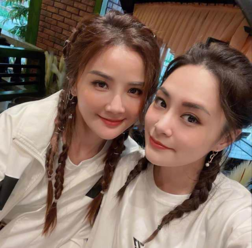 跟着姐姐一起“乘风破浪”！Twins出道21年，阿娇、阿sa再度合体