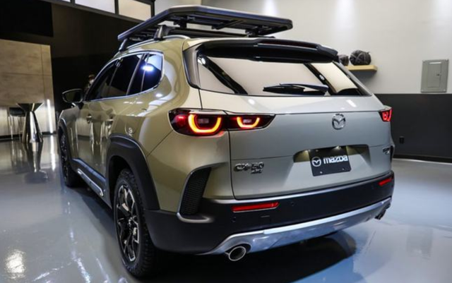 马自达“轻越野SUV”亮相，造型刚毅硬朗，或推出油电混动版本-