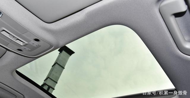 年轻人的第一个选择是SUV，不到一个月，上市的价格就跌到了多-