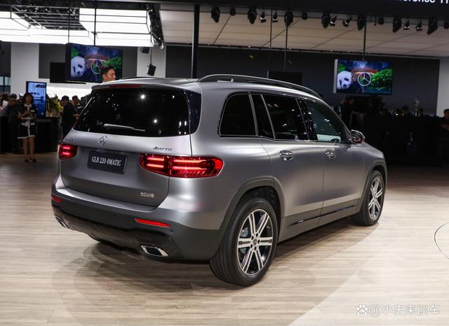 奔驰全新大七座SUV上市!不足30万外观霸气,配全时四驱,真亲民-