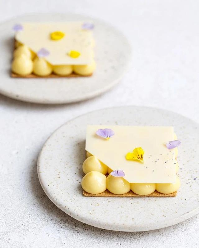 70款创意蛋糕设计(这40款简约风蛋糕)(31)